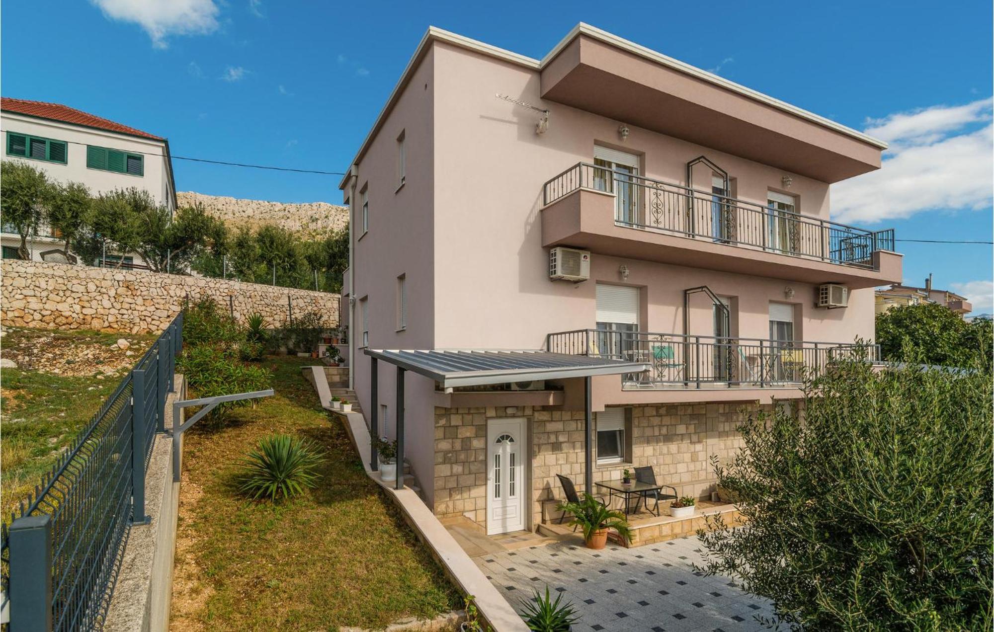 Nice Apartment In Mali Rat With Wifi Sumpetar Exterior foto