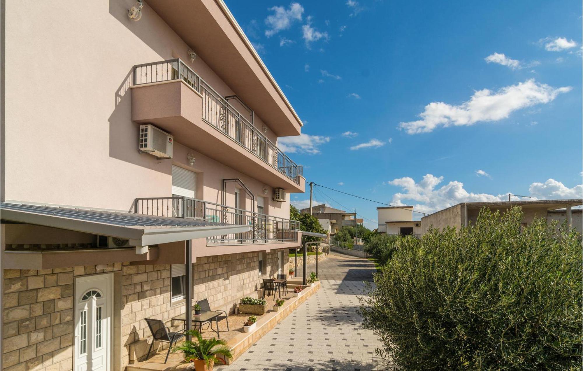 Nice Apartment In Mali Rat With Wifi Sumpetar Exterior foto